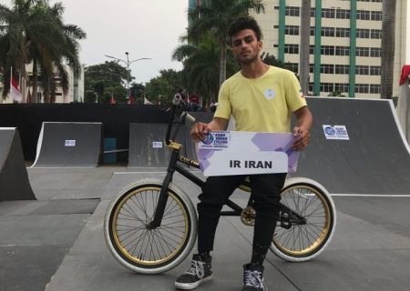 حرکات نمایشی با دوچرخه BMX توسط نوید قاسمی / ویدیو